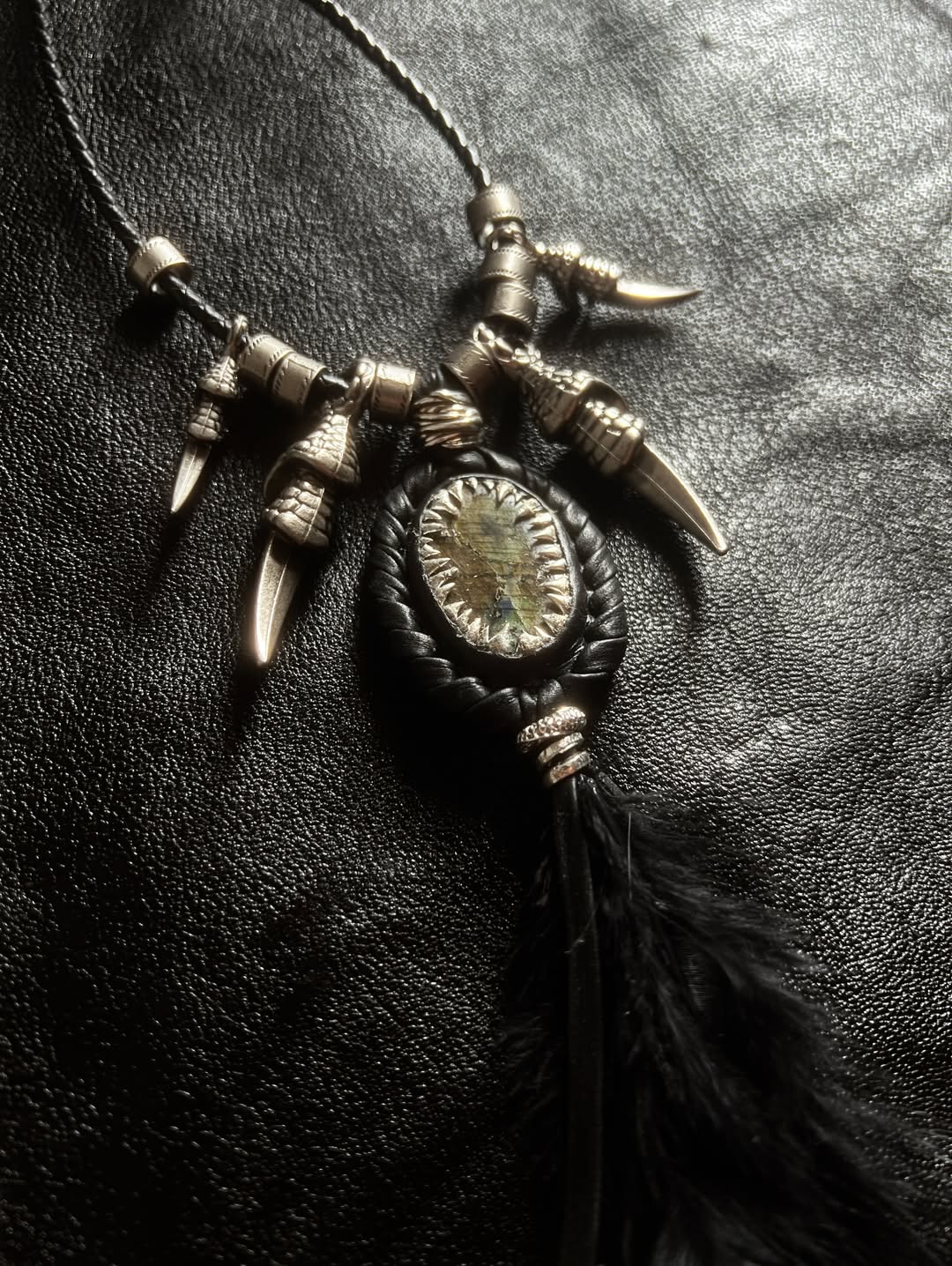 metal claw feather necklace 01