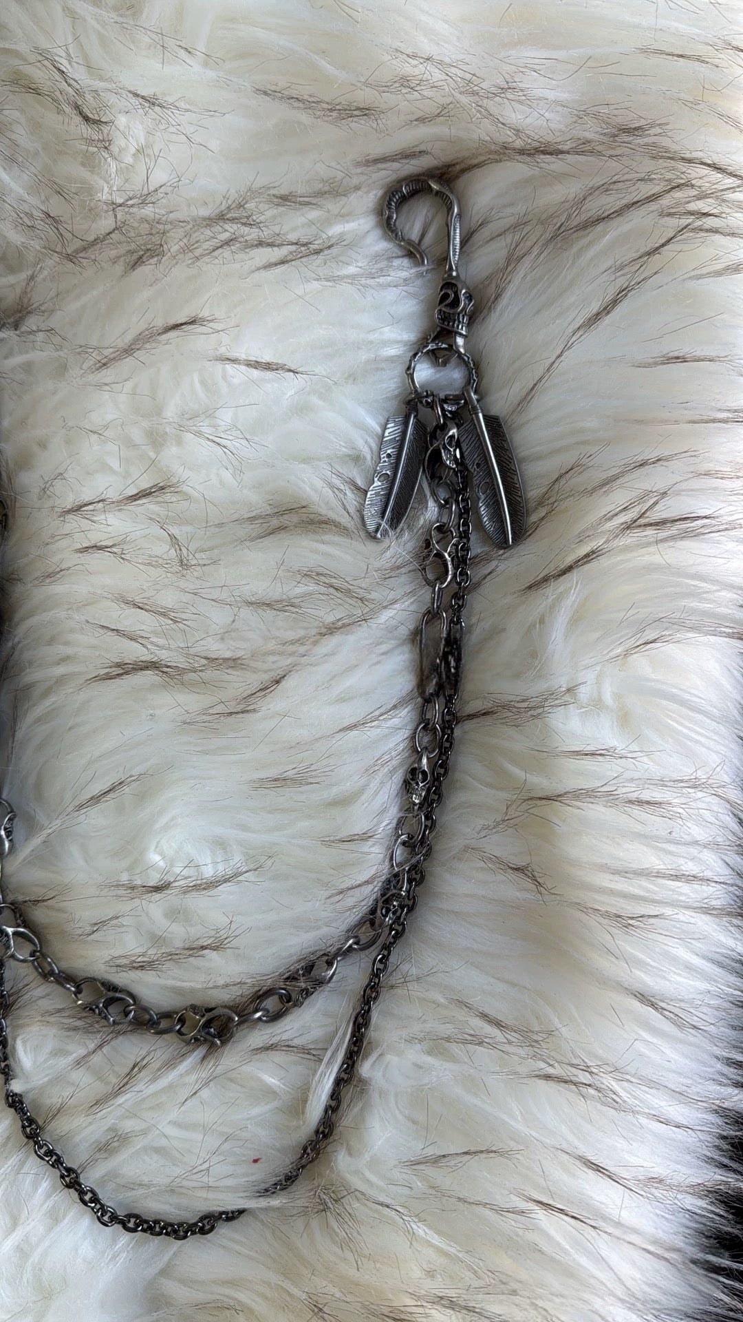 feather wallet chain