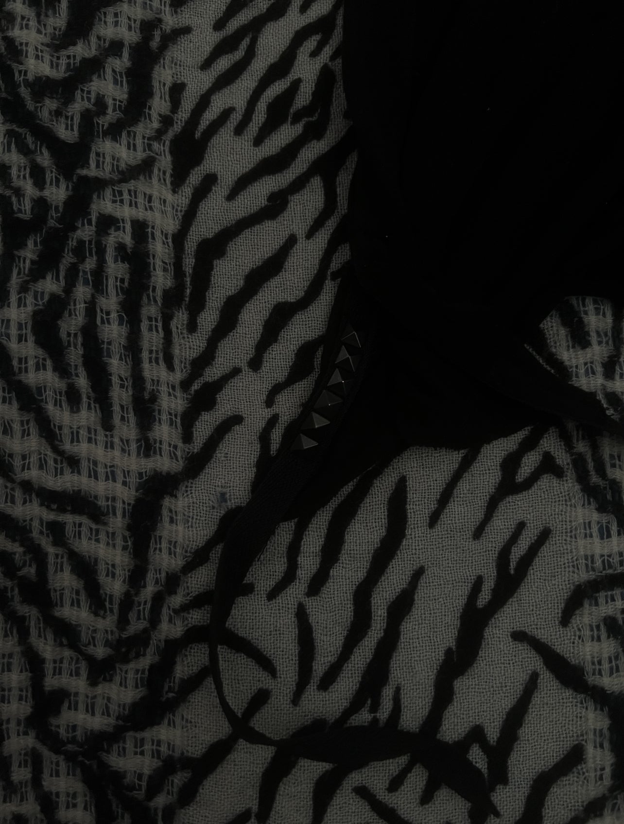 kmrii レイヤード vネック shirt スタッズ